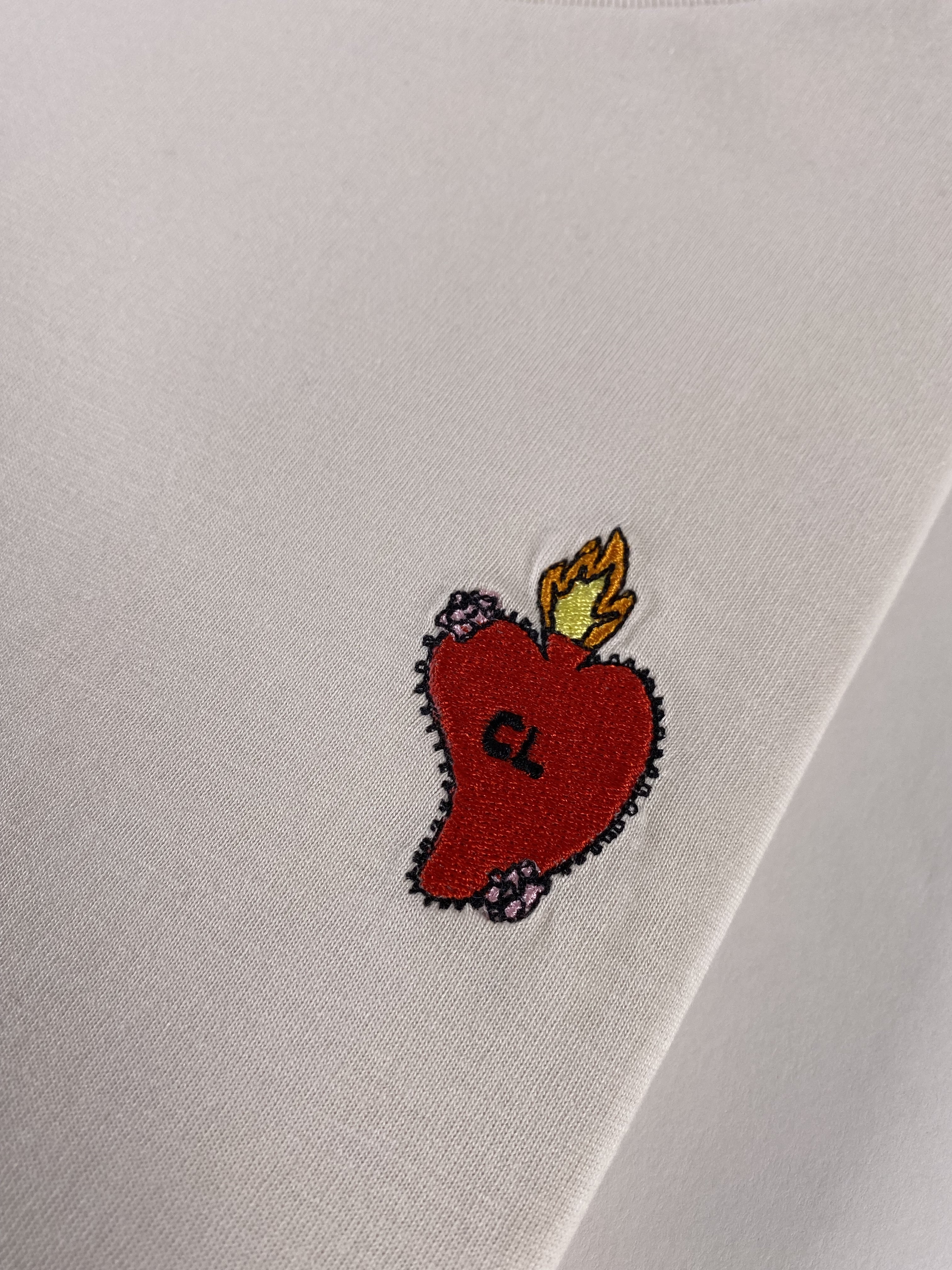 Clara Luciani - T-Shirt Blanc brodé "Cœur"